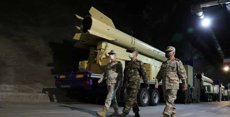 İran’dan 1650 kilometre menzilli seyir füzesi