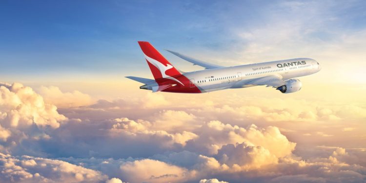 Qantas 5 ay üst üste en dakik iç hat havayolu oldu