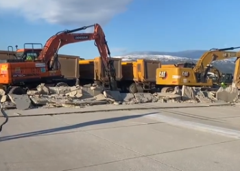 Hatay Havalimanı’nın pisti onarılmaya başlandı