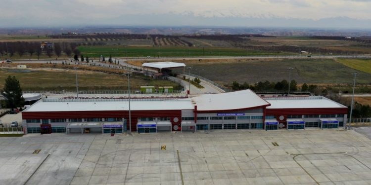 Malatya Havalimanı’nın tavanı çöktü