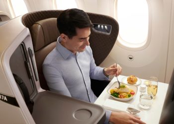 Uçaklarda karides yerine tavuk ikram edilecek