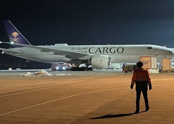 Suudi Arabistan depremzedelere 14’üncü yardım uçağını gönderdi