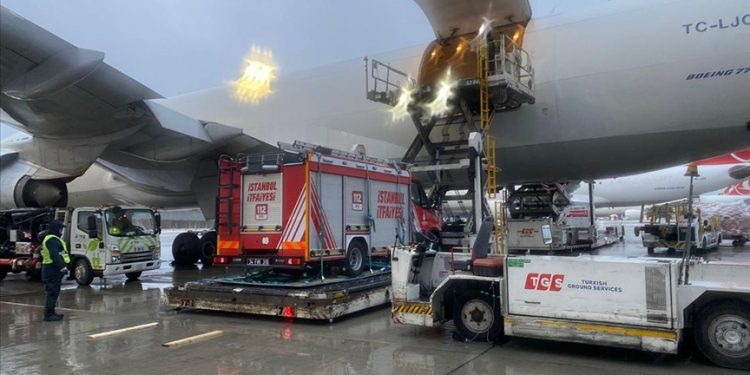 THY itfaiye araçlarını uçakla taşıdı