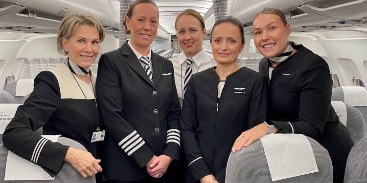 Qatar Airways ve Finnair kadınlardan oluşan ekiple sefer gerçekleştirdiler