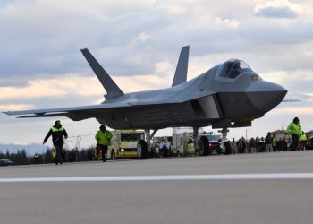 MMU ilk kez pist başında!