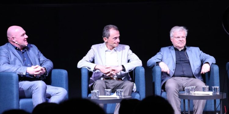 Ünlü astronotlar Bursa’da GUHEM söyleyişisine katıldı