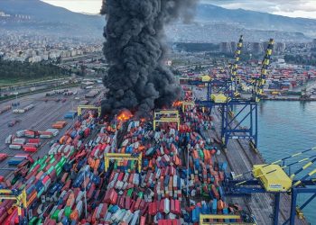 Depremde İskenderun Limanı’ndaki yangın nasıl söndürüldü?