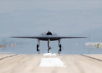 İnsansız savaş uçağı ANKA-3, pist başı yaptı, uçuşa hazırlanıyor