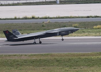 Bayraktar Kızılelma TEKNOFEST’e uçtu