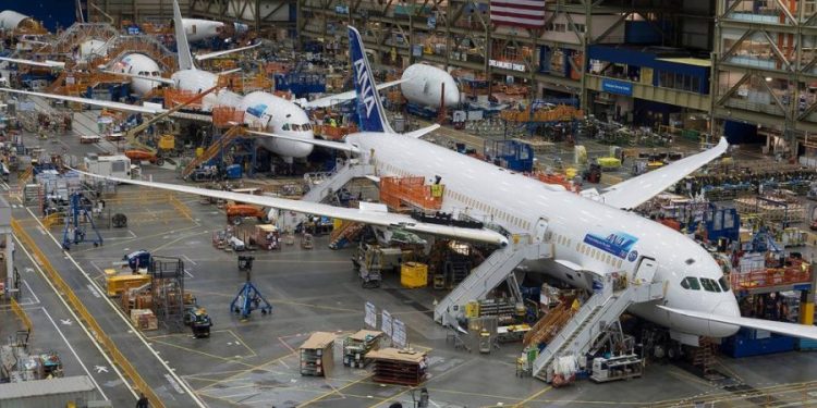 Boeing 787 Dreamliner üretimini arttırdı
