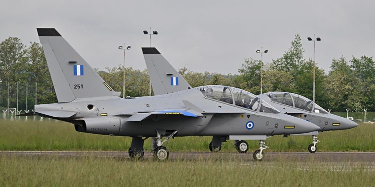 Yunanistan yeni uçaklarını filoya katma başladı