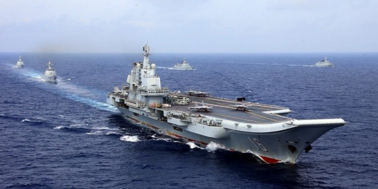 Çin’in Şandong uçak gemisi Tayvan Boğazı’ndan geçti