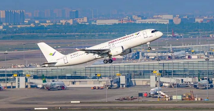 China Eastern’in C919’u aylar sonra yeniden gökyüzünde