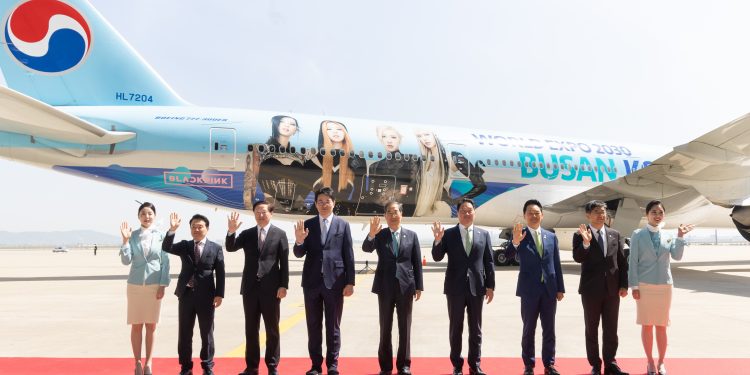 Korean Air’den B777’ye “BLACKPINK” giydirmesi
