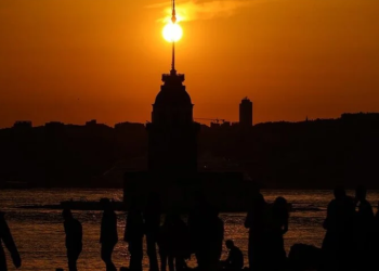 Turist sayısı 4 ayda 11 milyonu aştı