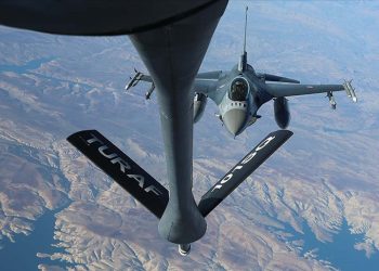 Pilotlar havadan yakıt ikmalini anlattı