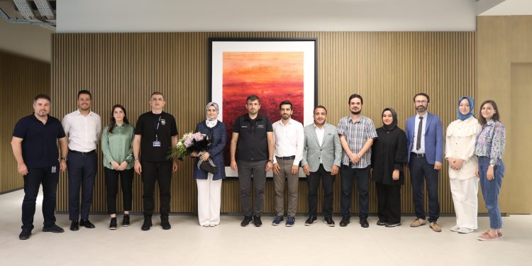 Haluk Bayraktar görevini Elvan Kuzucu Hıdır’a devretti