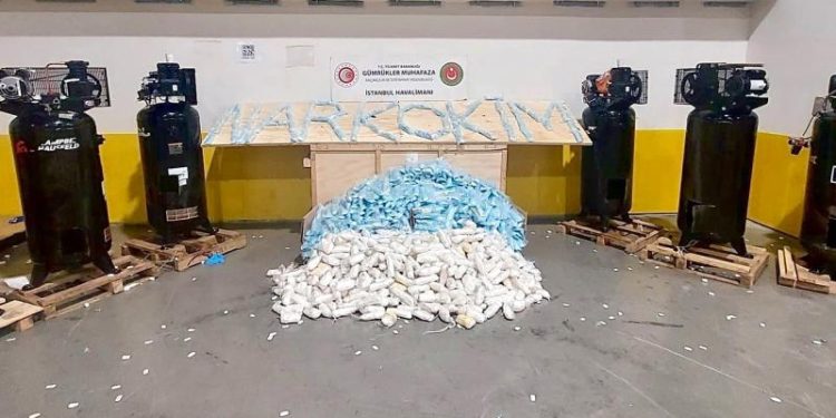 İstanbul Havalimanı’nda 427 kg uyuşturucu yakalandı!