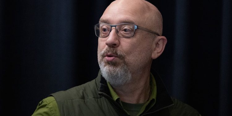 Ukrayna Savunma Bakanı Reznikov: F-16 eğitimleri başladı