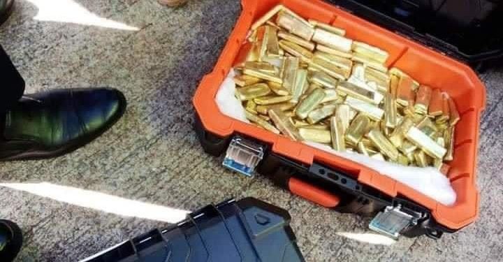 Milyonlarca dolar ve kilolarca altın dolu uçağa el konuldu