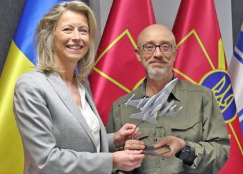 Ukrayna Savunma Bakanı Reznikov F-16 teslimatı için tarih verdi