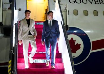 Uçağı arızalanan başbakan Hindistan’da mahsur kaldı