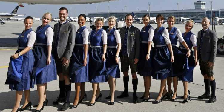 Lufthansa’nın Trachtencrew’ları Münih’ten yeniden havalanıyor