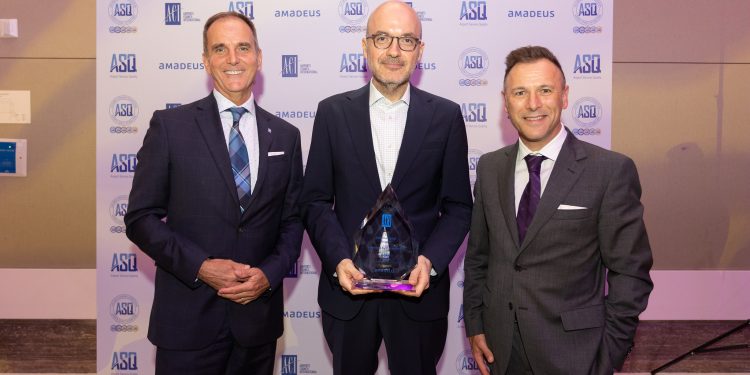 İGA İstanbul Havalimanı, uluslararası zirveden 3 ödülle döndü