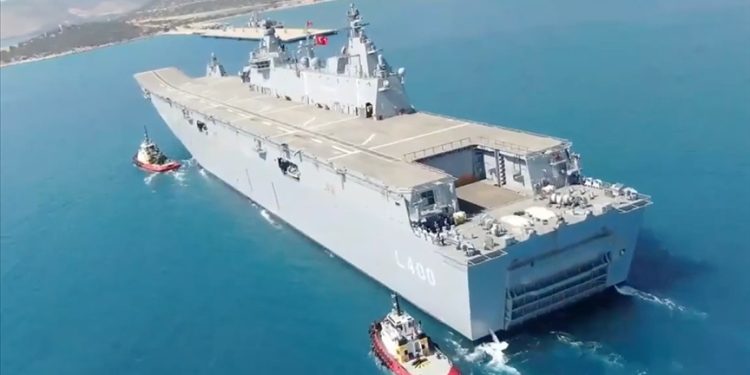 TCG Anadolu, Mersin’deki Taşucu Ağalar İskelesi’ne yanaştı