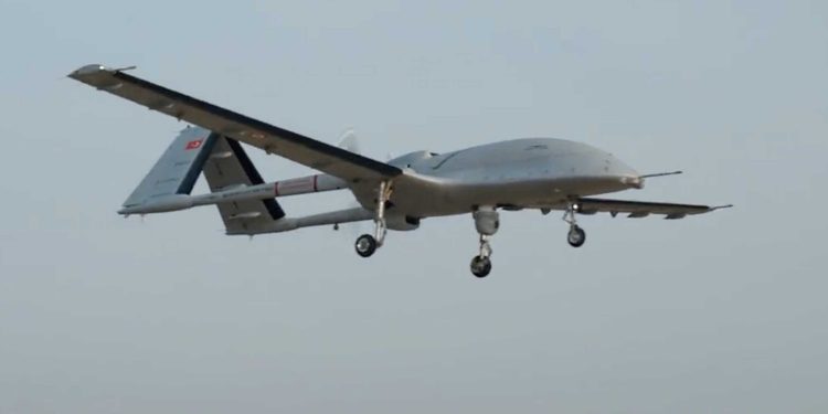 Selçuk Bayraktar’dan TB3 paylaşımı: ‘Önce göğe, sonra TCG Anadolu’ya’