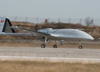 Selçuk Bayraktar’dan TB3 paylaşımı: ‘Önce göğe, sonra TCG Anadolu’ya’