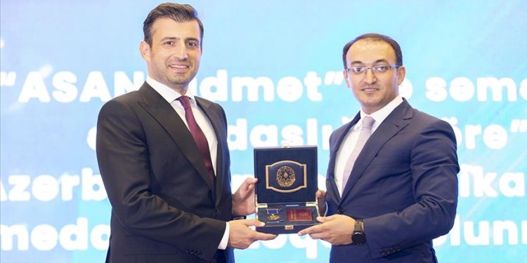 Selçuk Bayraktar’a Azerbaycan’dan madalya