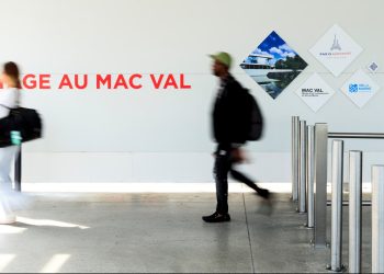 Fransa’daki grev Paris ve Toulouse’taki uçuşları aksattı