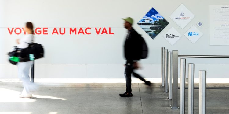 Fransa’daki grev Paris ve Toulouse’taki uçuşları aksattı