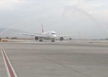 THY’nin geniş gövdeli uçağı yenilenen Ercan Havalimanı’na iniş yaptı