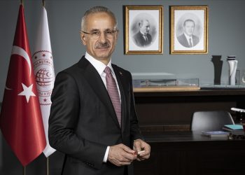 Bakan Uraloğlu: Kayıtsız mobil cihaz süresi 180 güne uzatılacak