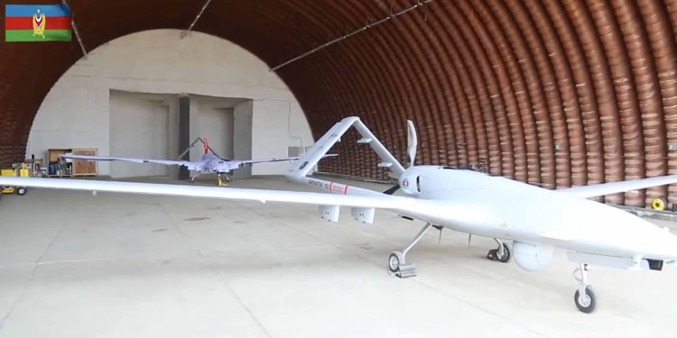 Azerbaycan, Bayraktar TB2 SİHA’larla gövde gösterisi yaptı