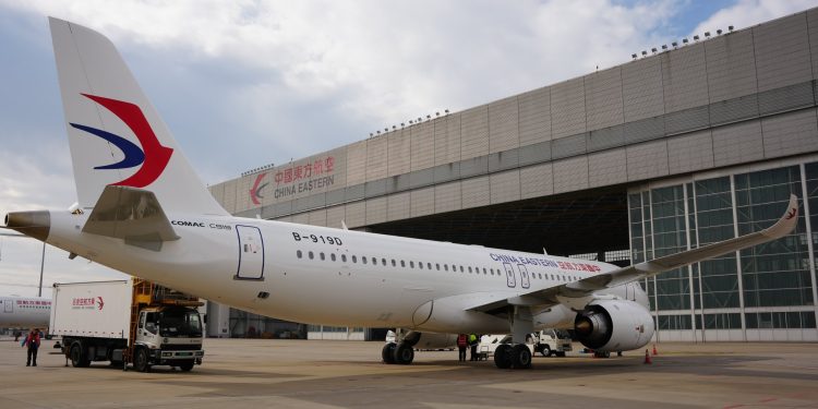 COMAC, China Eastern Airlines’a üçüncü C919’u teslim etti