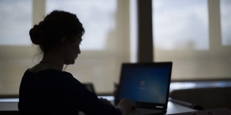 Ya kendi işini kurarsın ya da saatini…