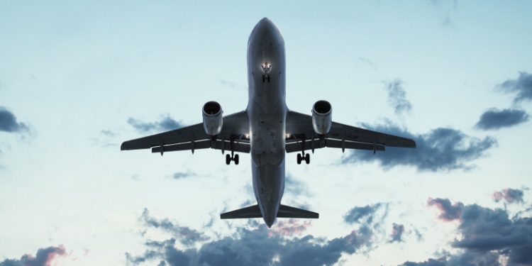 Bayrak taşıyıcı uçuşlarını askıya aldı