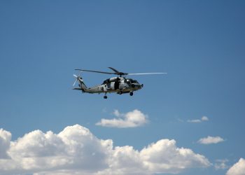 ABD Donanması helikopteri eğitim sırasında düştü!