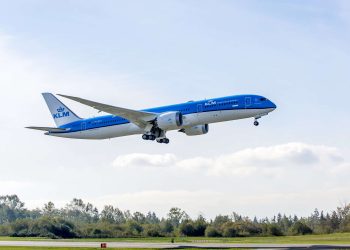 Bozulan tuvalet uçağı geri döndürdü