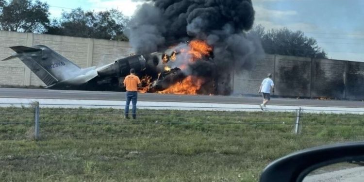 Otoyola düşen iş jetindeki 2 kişi hayatını kaybetti
