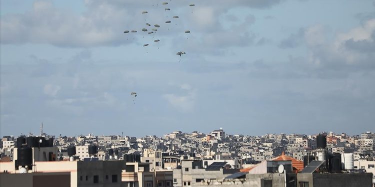 Gazze’de “hava yardımı” faciası!