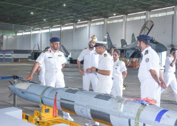 250 kilometre menzilli balistik füzeyi test etti