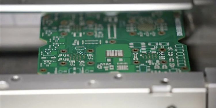 Milli uyduların elektronik kartlarının üretildiği tesis büyüyor