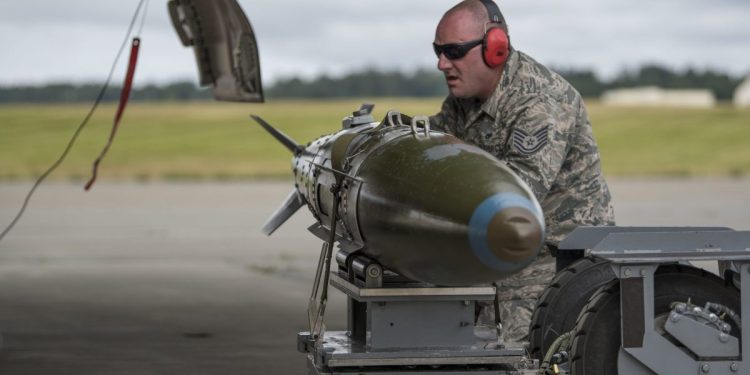 ABD, İsrail’e bomba satışını erteledi