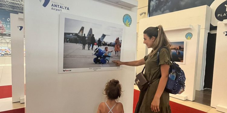 VatanJet’ten Antalya Havalimanı’nda görsel şölen