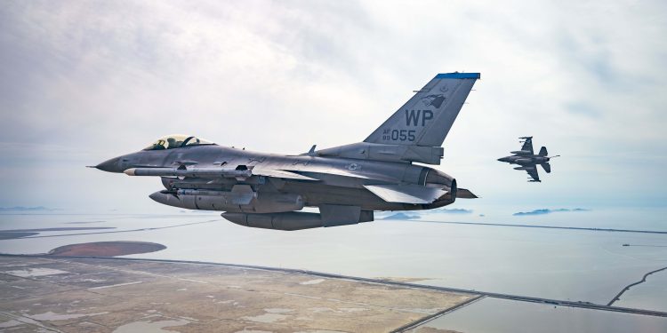 ABD’de F-16 ulusal parka düştü