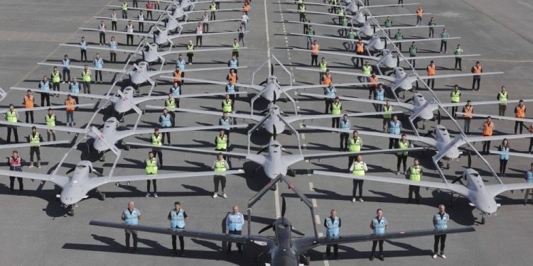 Baykar’dan çalışanlara 18 maaş ikramiye!